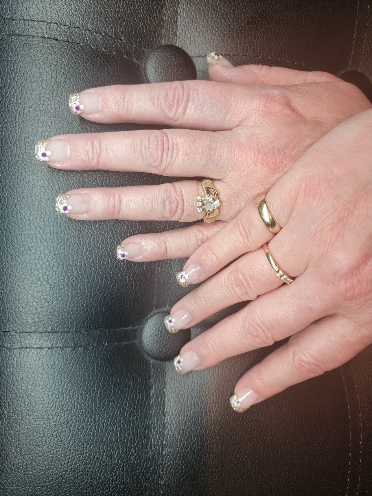 Michele's Nail Nook logo